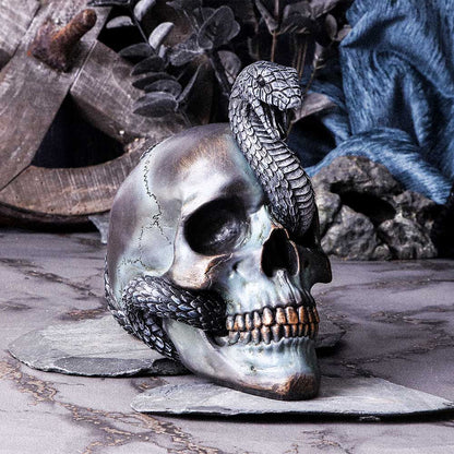 Serpentine Fate Skull