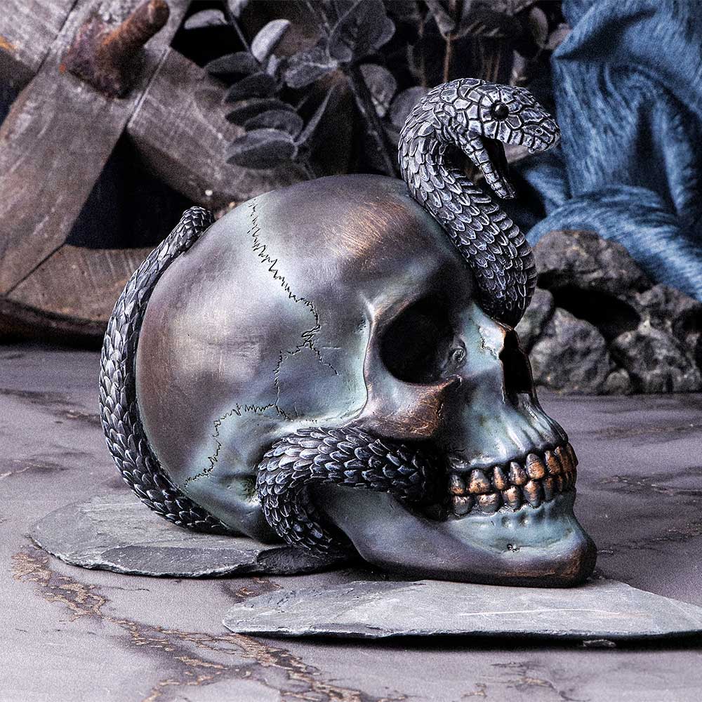 Serpentine Fate Skull