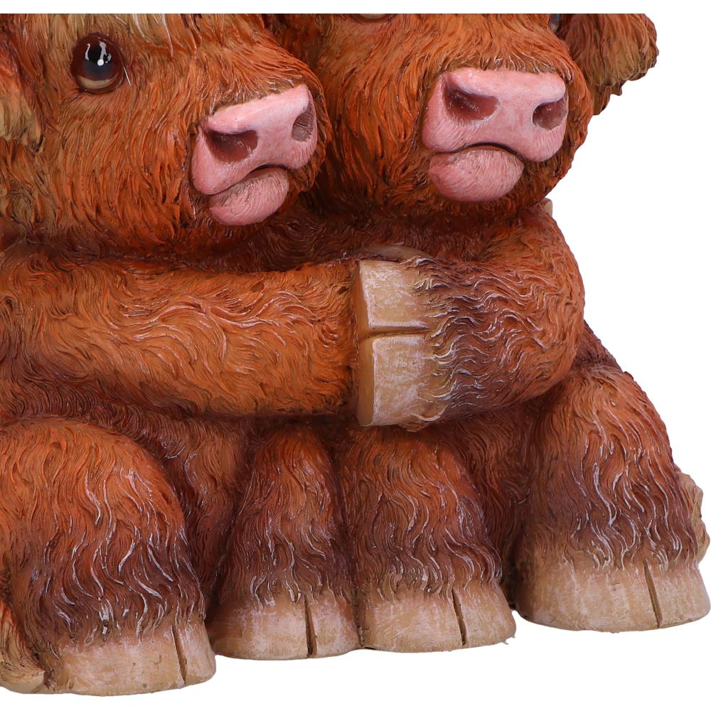 Highland Cow Hug Figurine